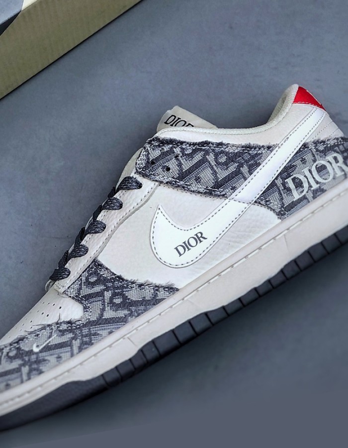 Nike SB Dunk Low x dior  jointly signed Sports and leisure board shoes